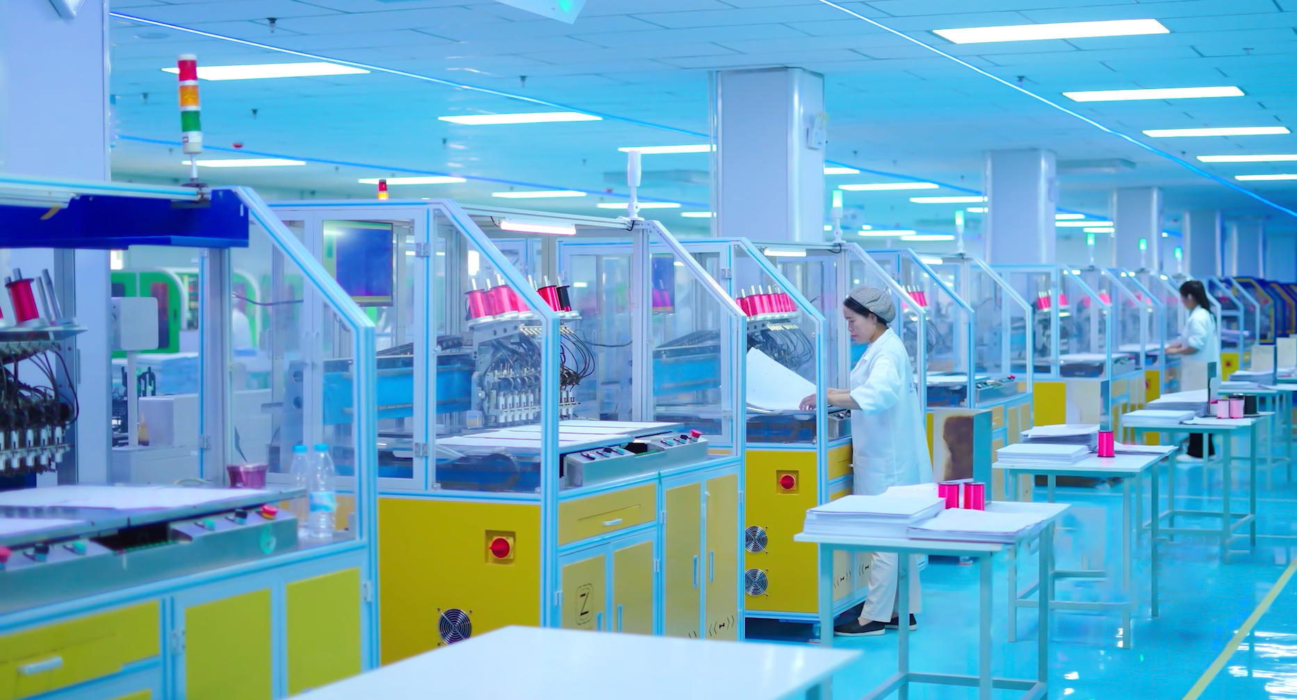 保質(zhì)量 趕進(jìn)度 拼交付 | 卡立方集團(tuán)深圳寧夏兩大生產(chǎn)基地五大工廠全力以赴打好“收官戰(zhàn)”