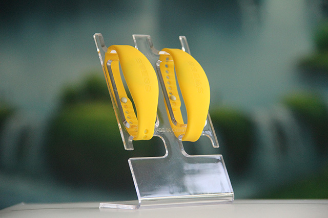 近場通信，智能手機(jī)和硅膠腕帶RFID電子標(biāo)簽